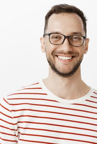 Understanding How does a dentist fix a chipped front teeth using dental bonding at Beach City Dental